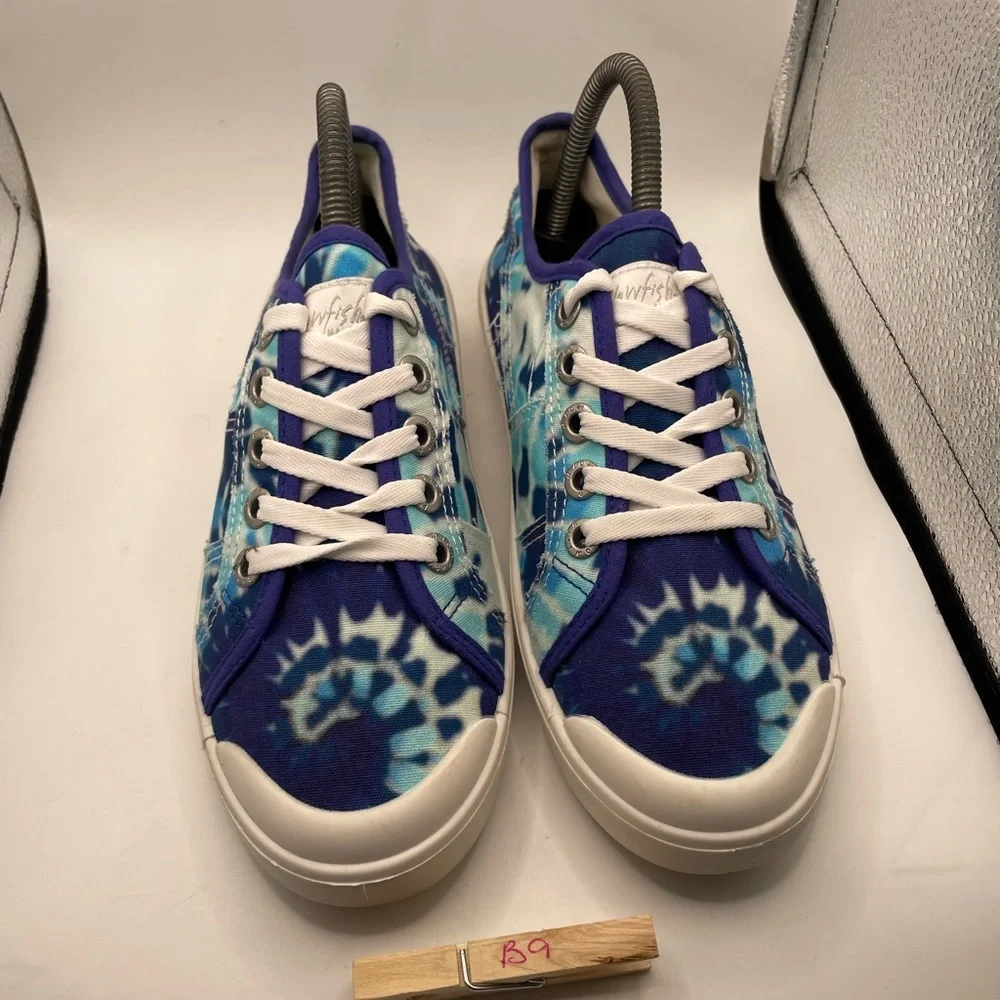 Blowfish Malibu womens blue tie dye sneakers size 9